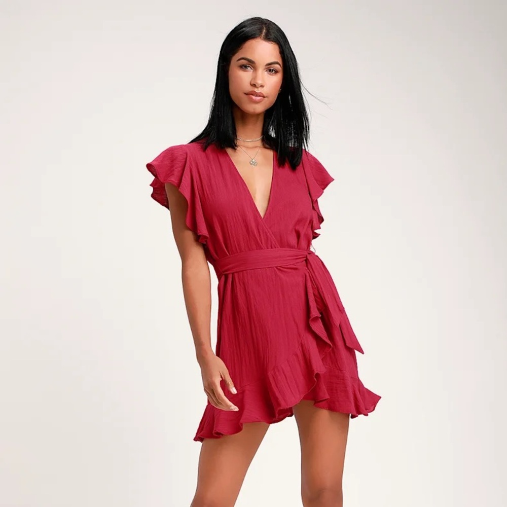 🌹LULUS RUFFLED WRAP DRESS🌹